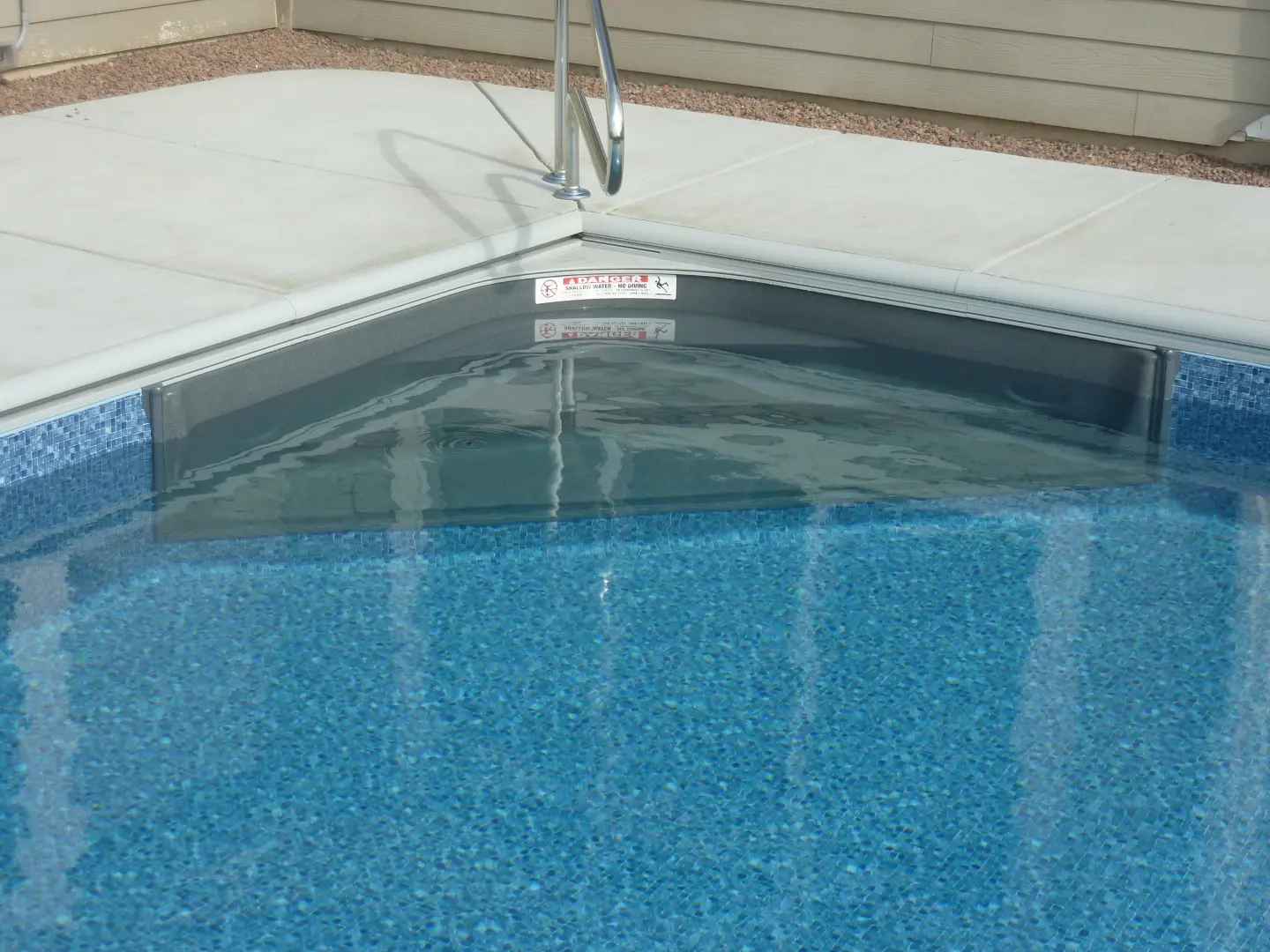 Fiberglass Corner Steps