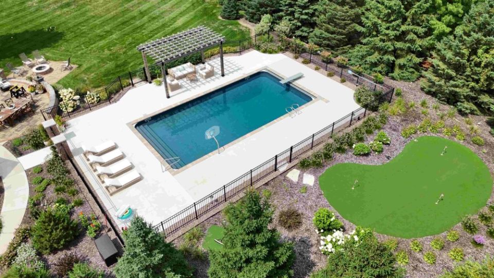 20'x40' Rectangle Vinyl Liner Pool with Putting Green