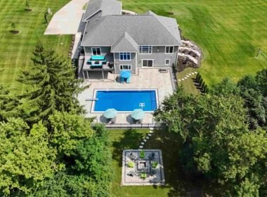 Sussex WI 20x40 Rectangle Vinyl Liner Pool with Basketball Hoop 